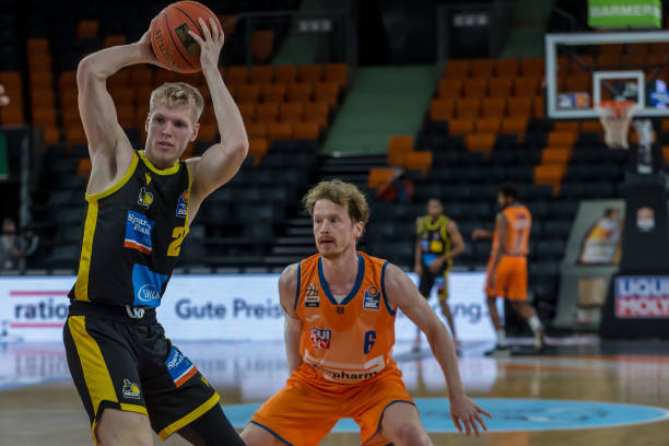 既能在底线 既能在底线