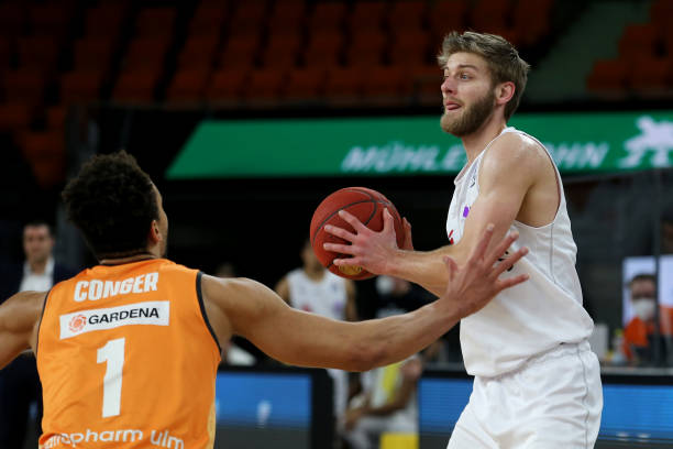 众人物带来 众人物带来